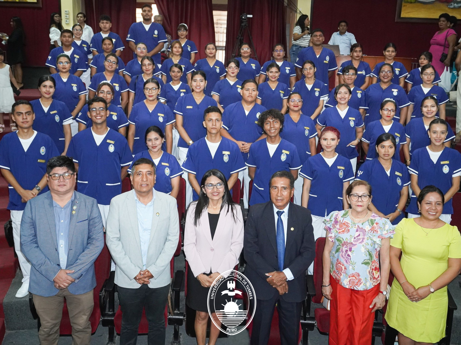 IMPOSICIÓN DE CHAQUETAS DE PRÁCTICAS PREPROFESIONALES DEL PROGRAMA ACADÉMICO DE PSICOLOGÍA 2026-I